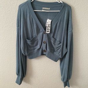 NWT UO Slouchy Blue Cropped Sweater M